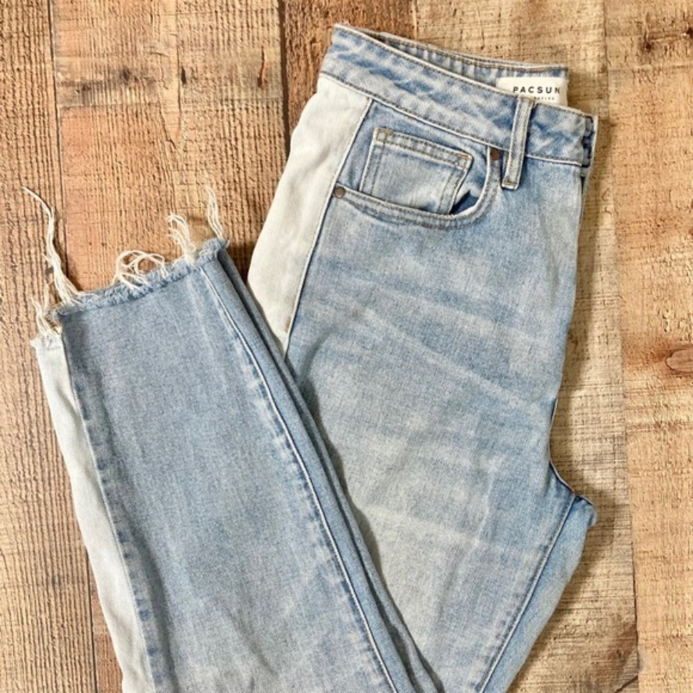 Pacsun Mom Jeans Size 26 Light Wash Colorblock High‎ Rise Distressed Hem